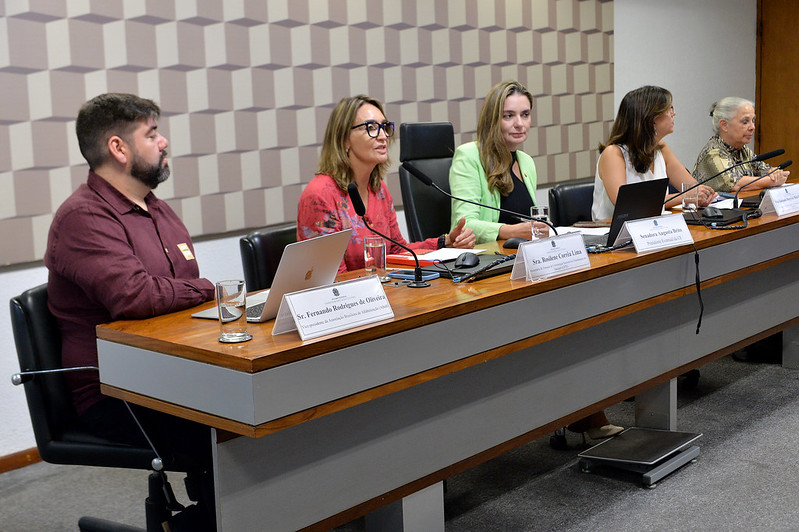 Educadores elogiam política de formação de professores, mas apontam desafios