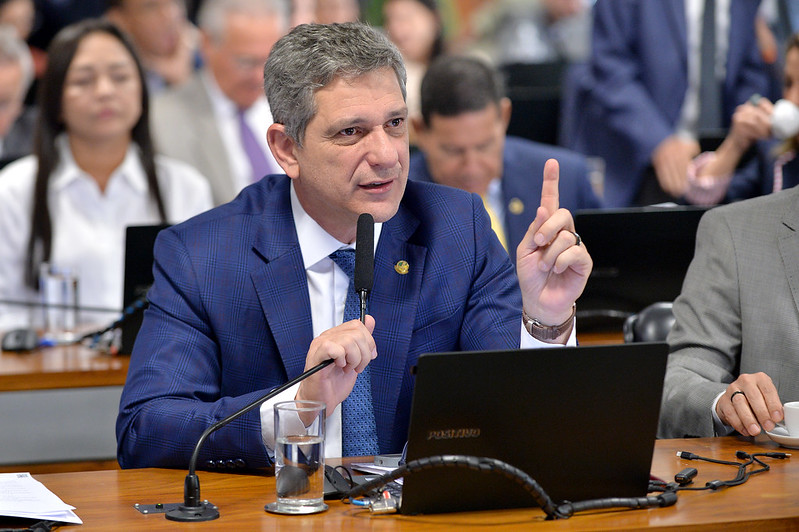 Comissão do Senado aprova isenção do Imposto de Renda para quem ganha até 5 mil