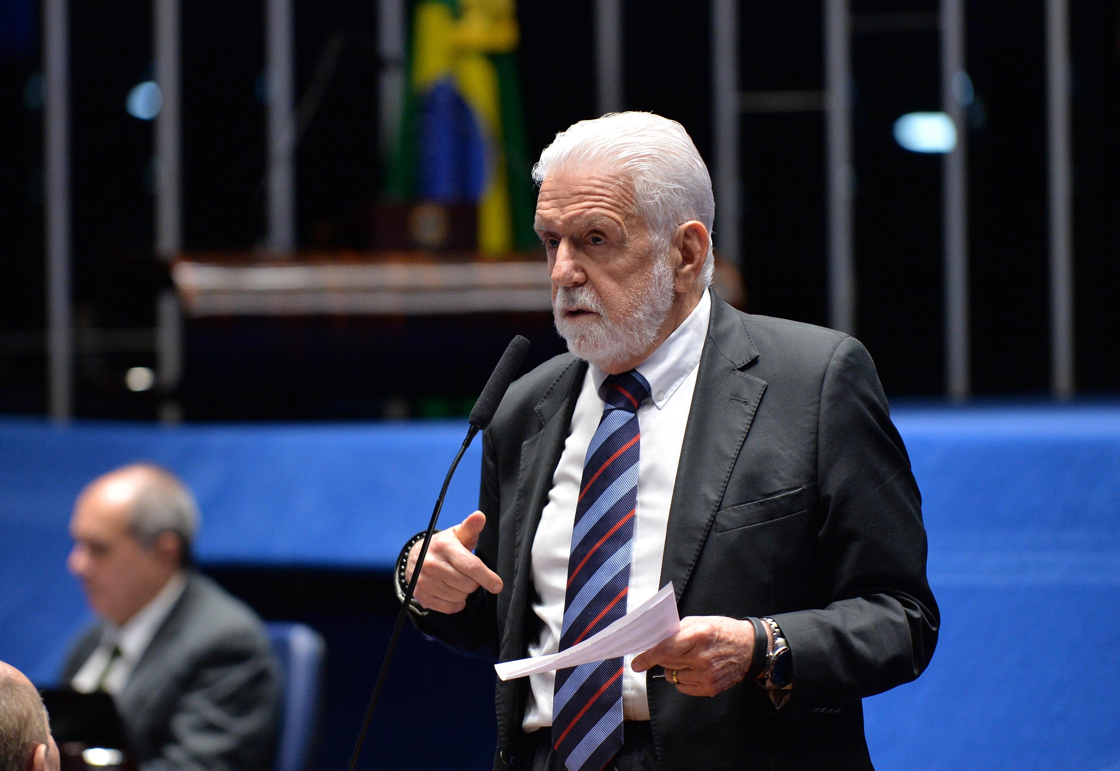 Aprovado relatório de Jaques Wagner da PEC que limita pagamento de precatórios