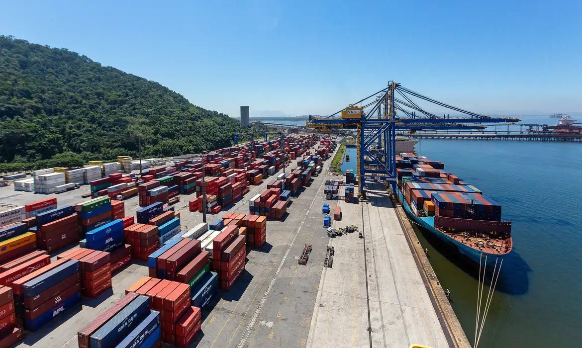 Superávit recorde mostra que Lula resgatou credibilidade internacional do Brasil