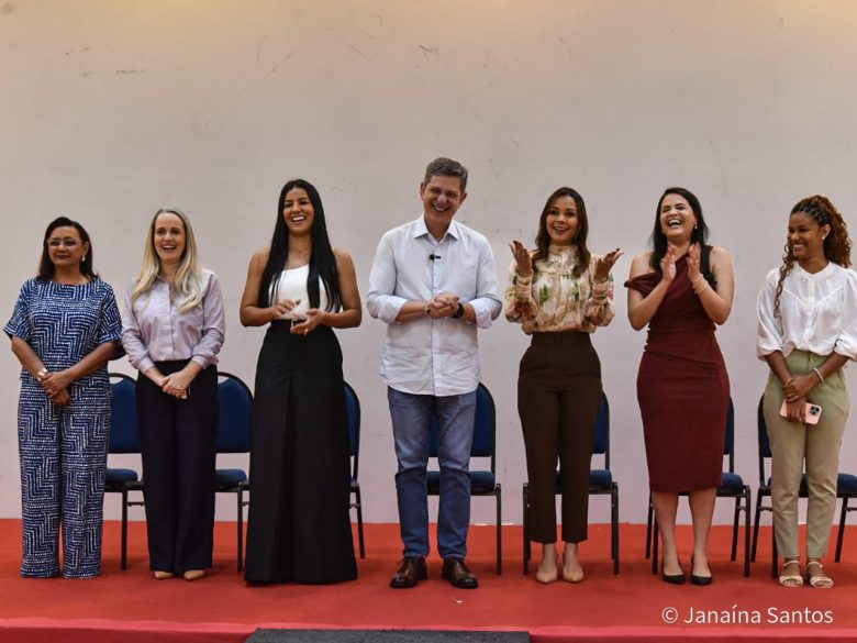 Convidado por prefeitas sergipanas, senador Rogério participa de encontro que discutiu o papel da mulher na política