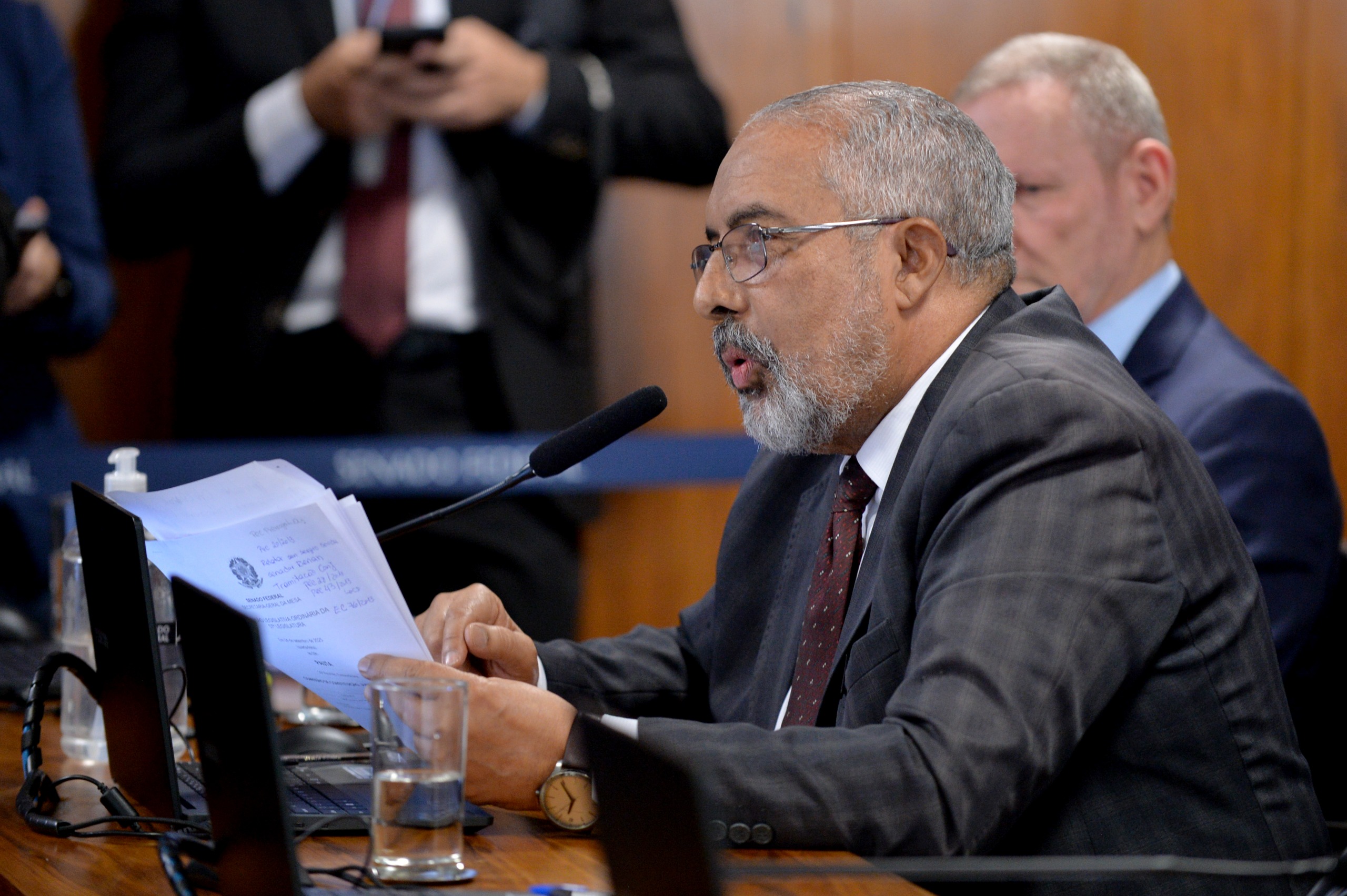 Texto de Paim, aprovado na CAS, aumenta licença em caso de falecimento de parentes