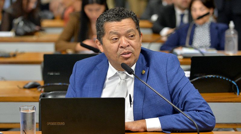 Economia e negociações com os EUA, por Beto Faro