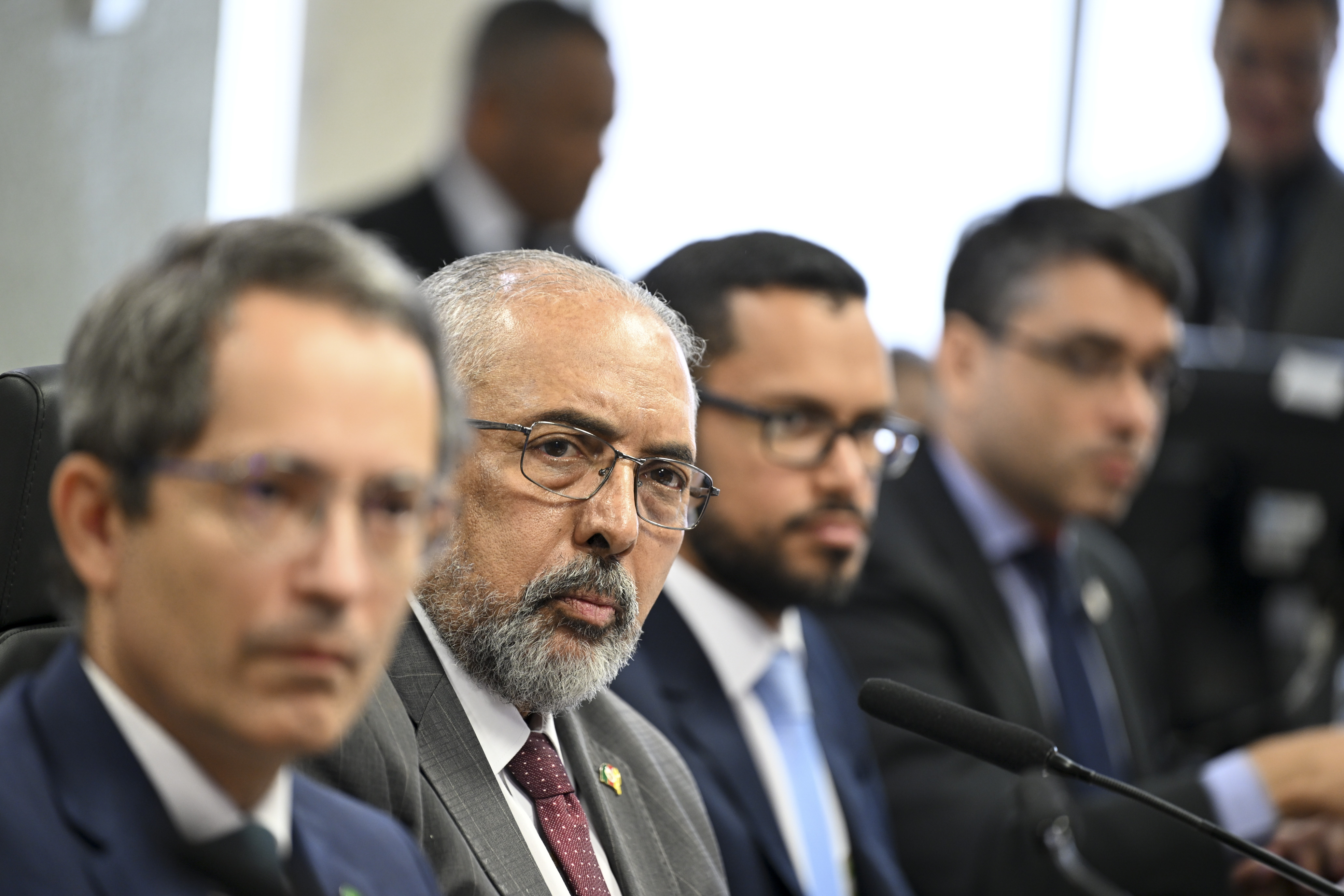 Paulo Paim: uso da inteligência artificial tem que ter vínculo com direitos humanos