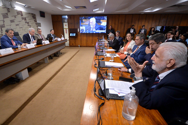 No Senado, Haddad mostra que justiça social é prioridade na condução da economia