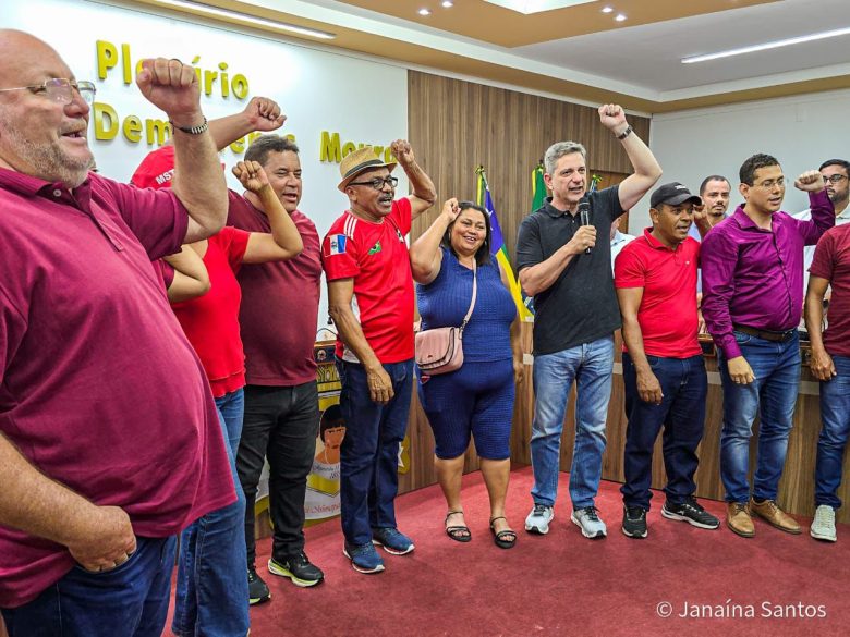 Senador Rogério participa da posse da nova direção do PT em Japaratuba e reforça compromisso com a organização de base
