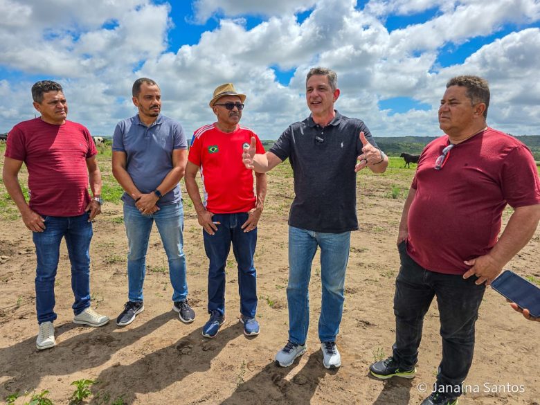 Senador Rogério visita terreno do novo campus do IFS, em Japaratuba, e destaca compromisso do presidente Lula com a educação