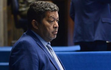 Beto Faro reage a ataque de chanceler alemão e alerta para “velho vício europeu” sobre Amazônia