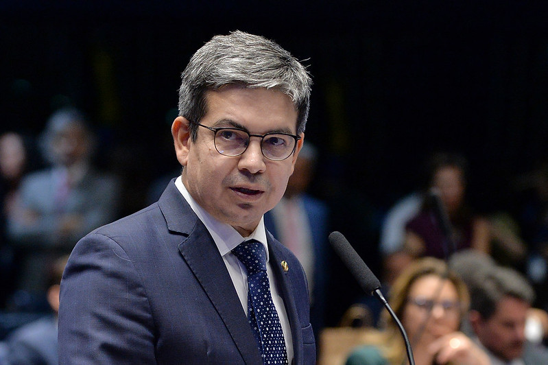 Com apoio do PT, Senado proíbe descontos em benefícios de aposentados