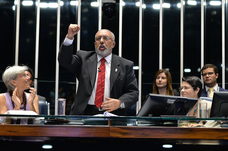 Paulo Paim consolida legado na defesa dos direitos da população negra