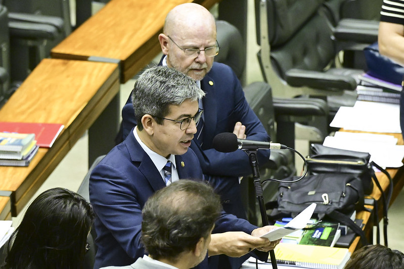 Propag é a melhor proposta para negociação da dívida dos estados, afirma Randolfe