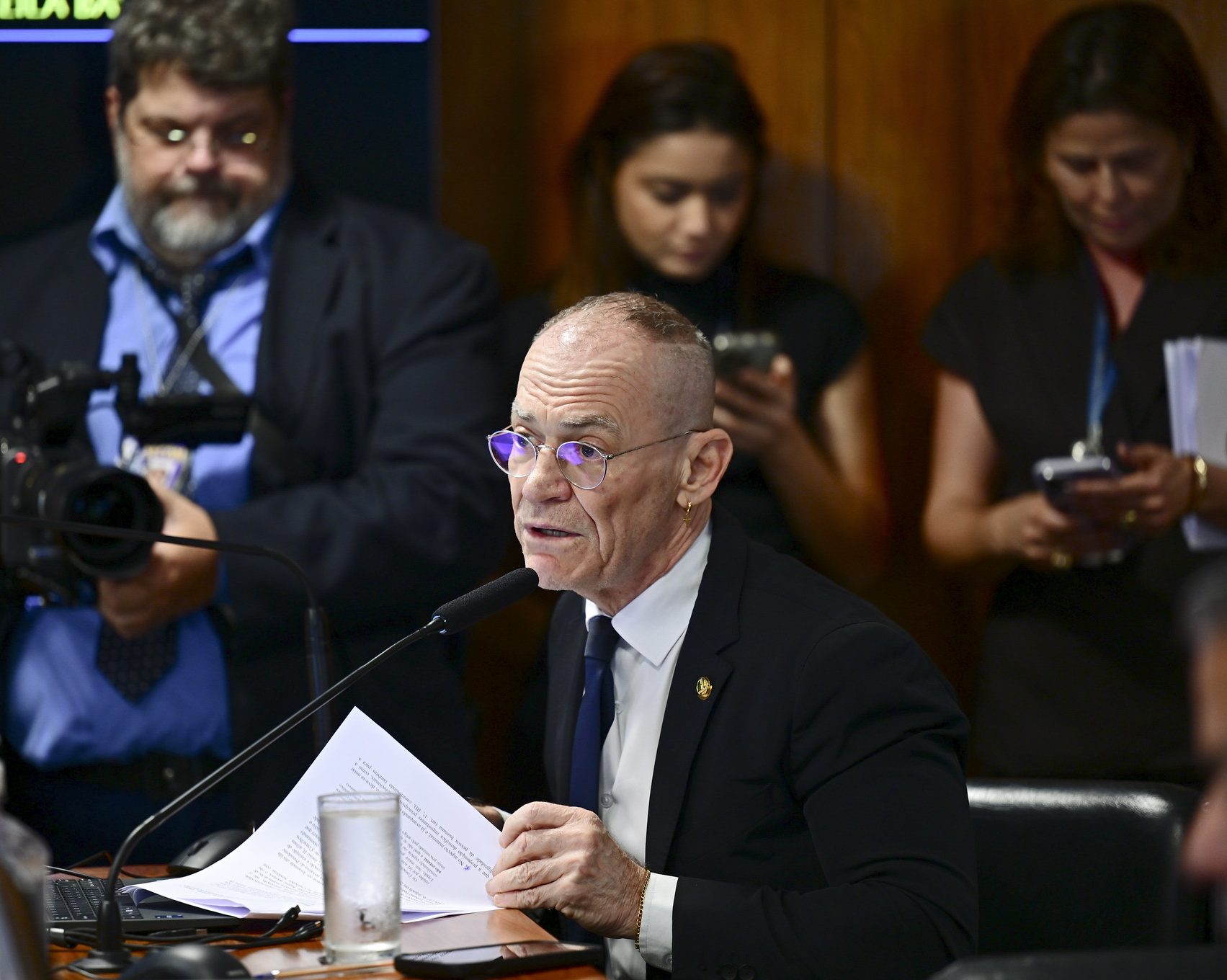 Relatório de Contarato garante seguridade complementar a veterinários