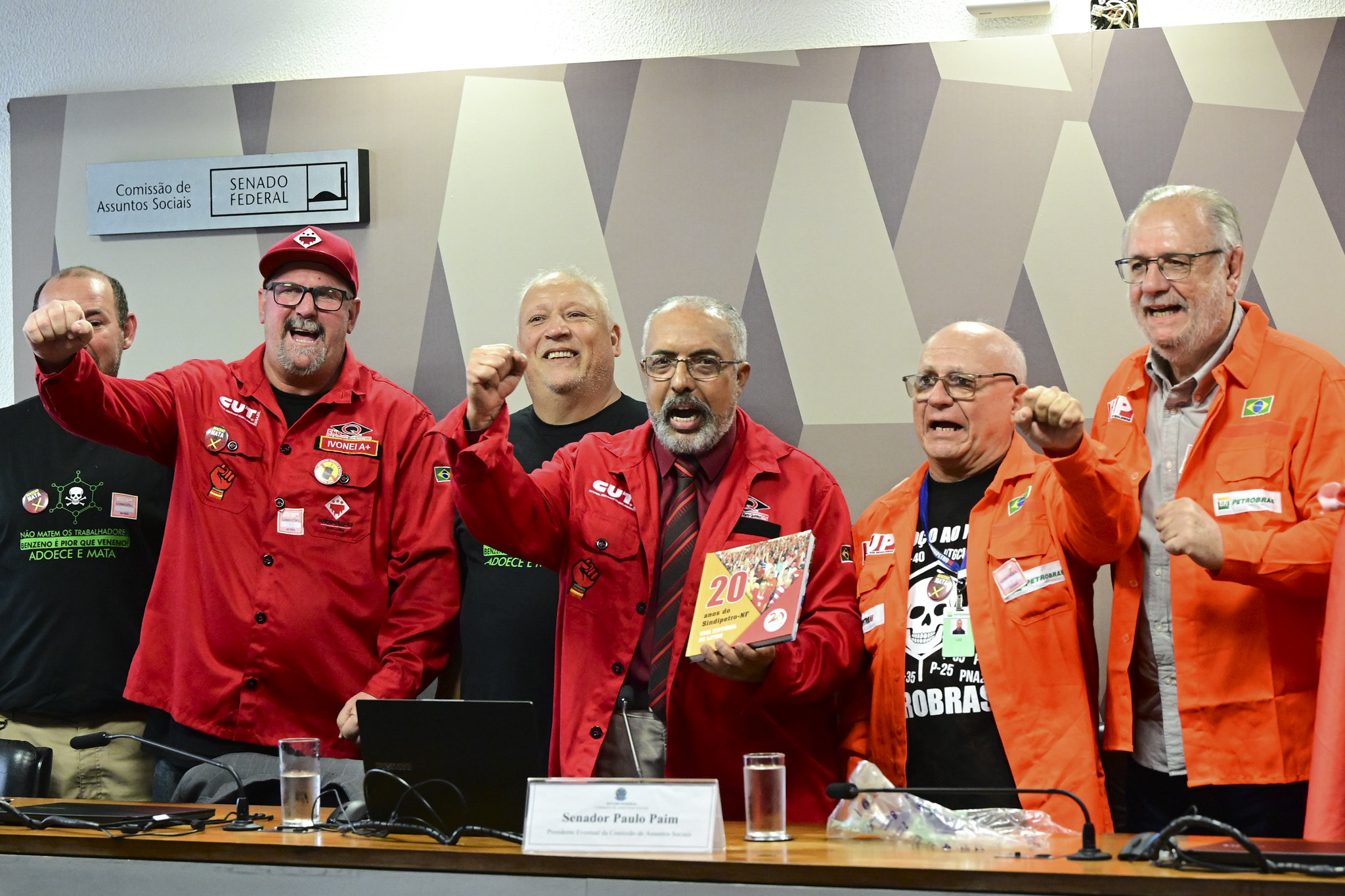 Paim comanda debate sobre riscos da exposição de trabalhadores ao benzeno