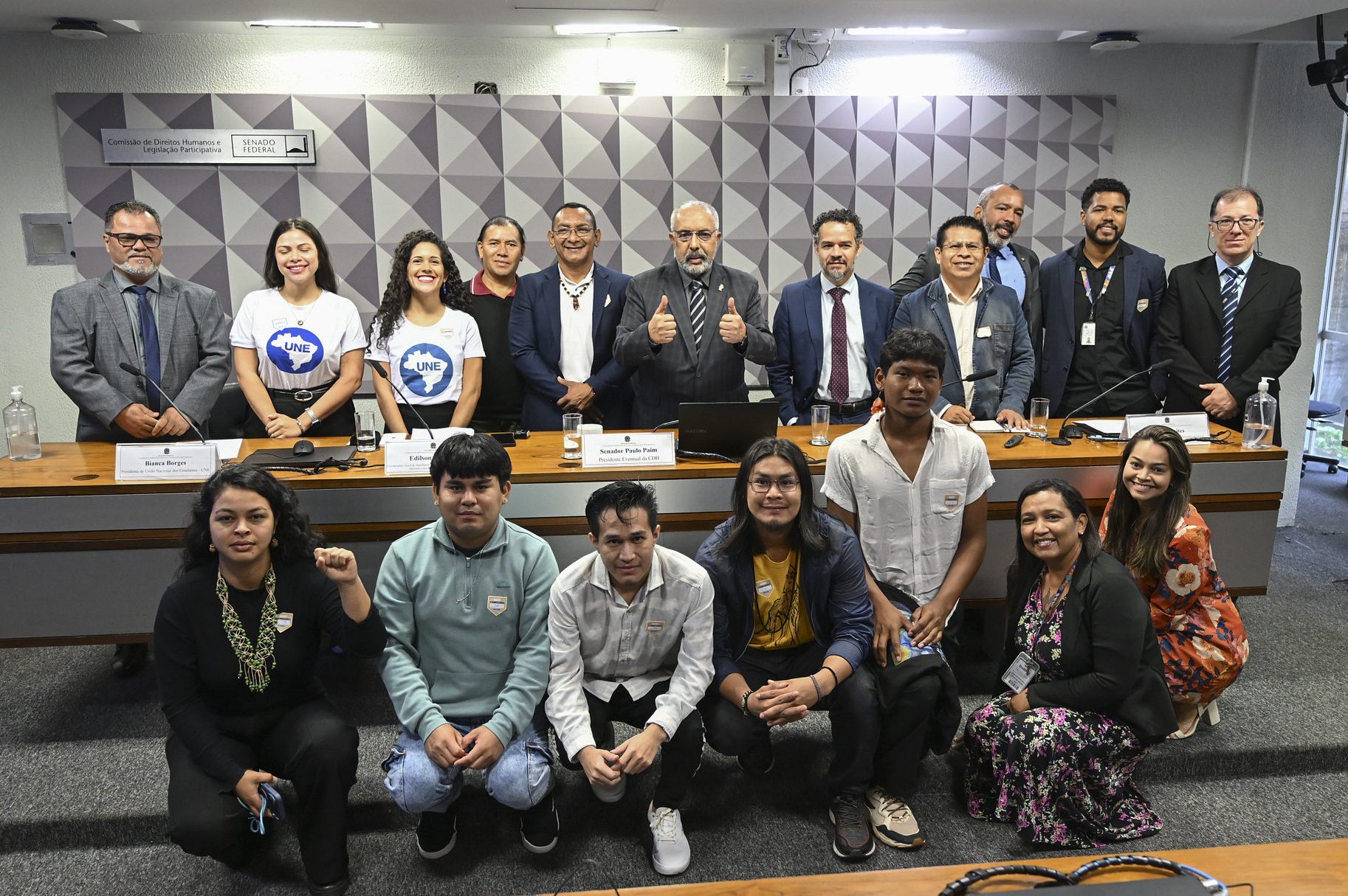 Paim comanda debate sobre a Política de Assistência Estudantil para indígenas