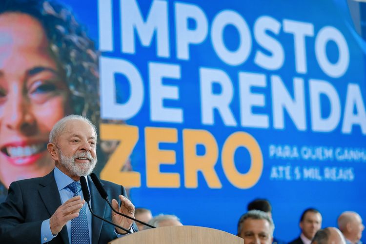 Após isenção de IR, Lula prioriza nova agenda social, com fim da escala 6×1