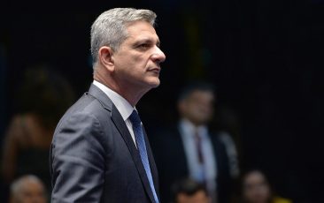 Texto com regras para preço de combustíveis aguarda votação na Câmara