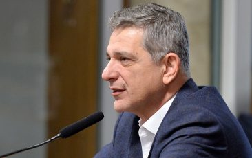 Aprovado relatório de Rogério que dá mais segurança ao sistema financeiro e ao Pix