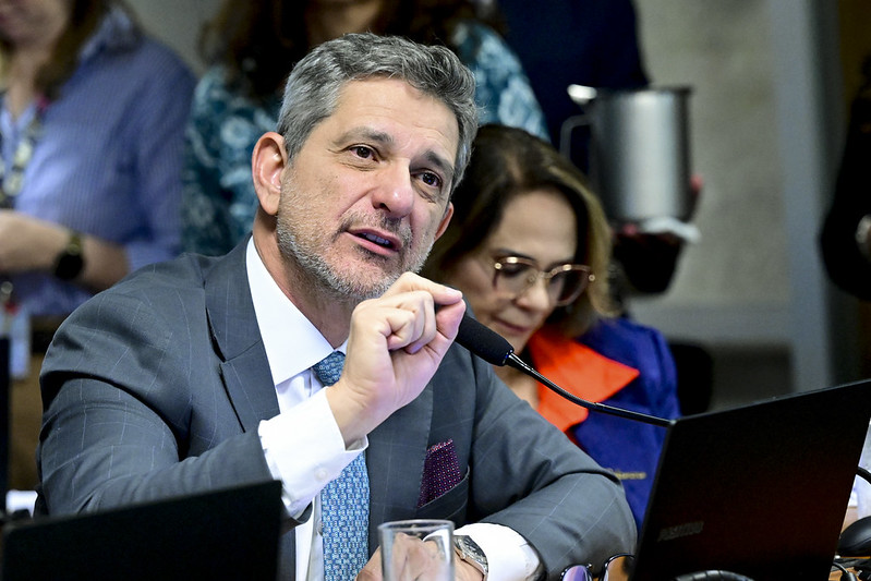 Senadores iniciam debate sobre novo relatório do PL Antifacção