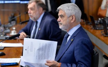 Projeto relatado por Humberto garante farmácias como espaços de promoção da saúde