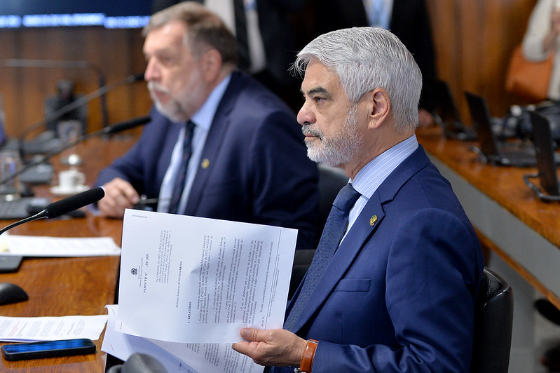 Projeto relatado por Humberto garante farmácias como espaços de promoção da saúde