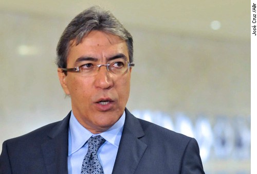 Proposta de Rogério inscreve Marcelo Déda no Livro de Heróis da Pátria