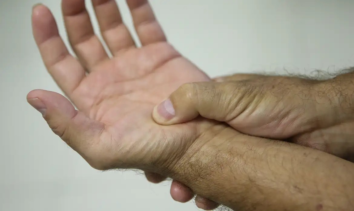 Contarato foi o relator da lei que reconhece a fibromialgia como deficiência