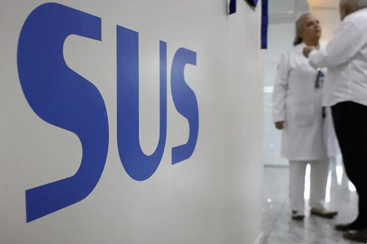 Lula destina R$ 9,8 bi para preparar o SUS diante da crise climática