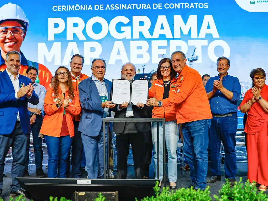 Governo investe na retomada da indústria naval brasileira