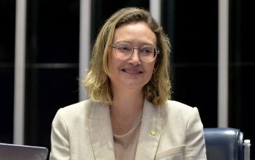 Avança proposta para fixação dos direitos de crianças em estabelecimentos de saúde