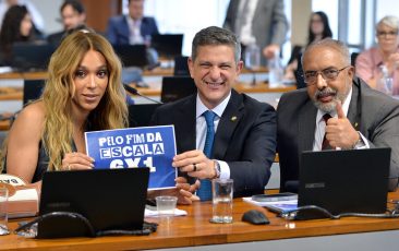 Fim da escala 6×1 entra na agenda de 2026 com quatro projetos no Congresso
