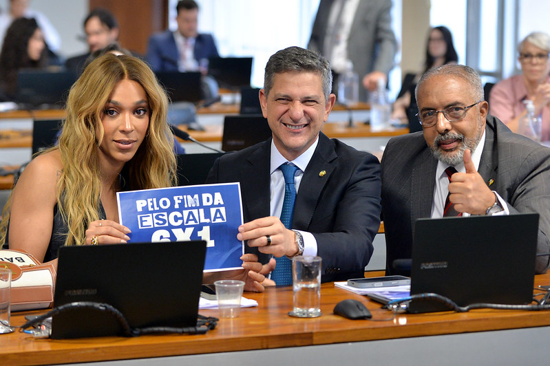 Fim da escala 6×1 entra na agenda de 2026 com quatro projetos no Congresso