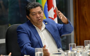 Beto Faro diz que MP combate fraudes e garante benefícios aos pescadores artesanais