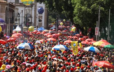 Brasil no rumo certo: Carnaval 2026 bate recordes históricos e injeta R$ 18,6 bilhões na economia