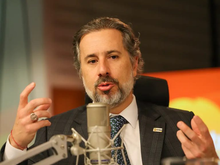 Estamos enfrentando grandes esquemas de fraudes no Brasil, afirma ministro da CGU