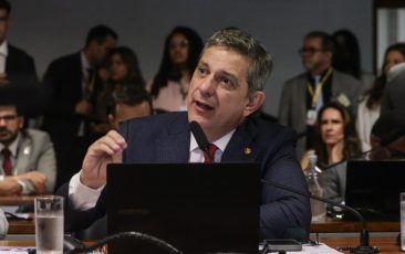 Senador Rogério defende regulamentação dos trabalhadores por aplicativo e cobra compromisso do Congresso com direitos sociais