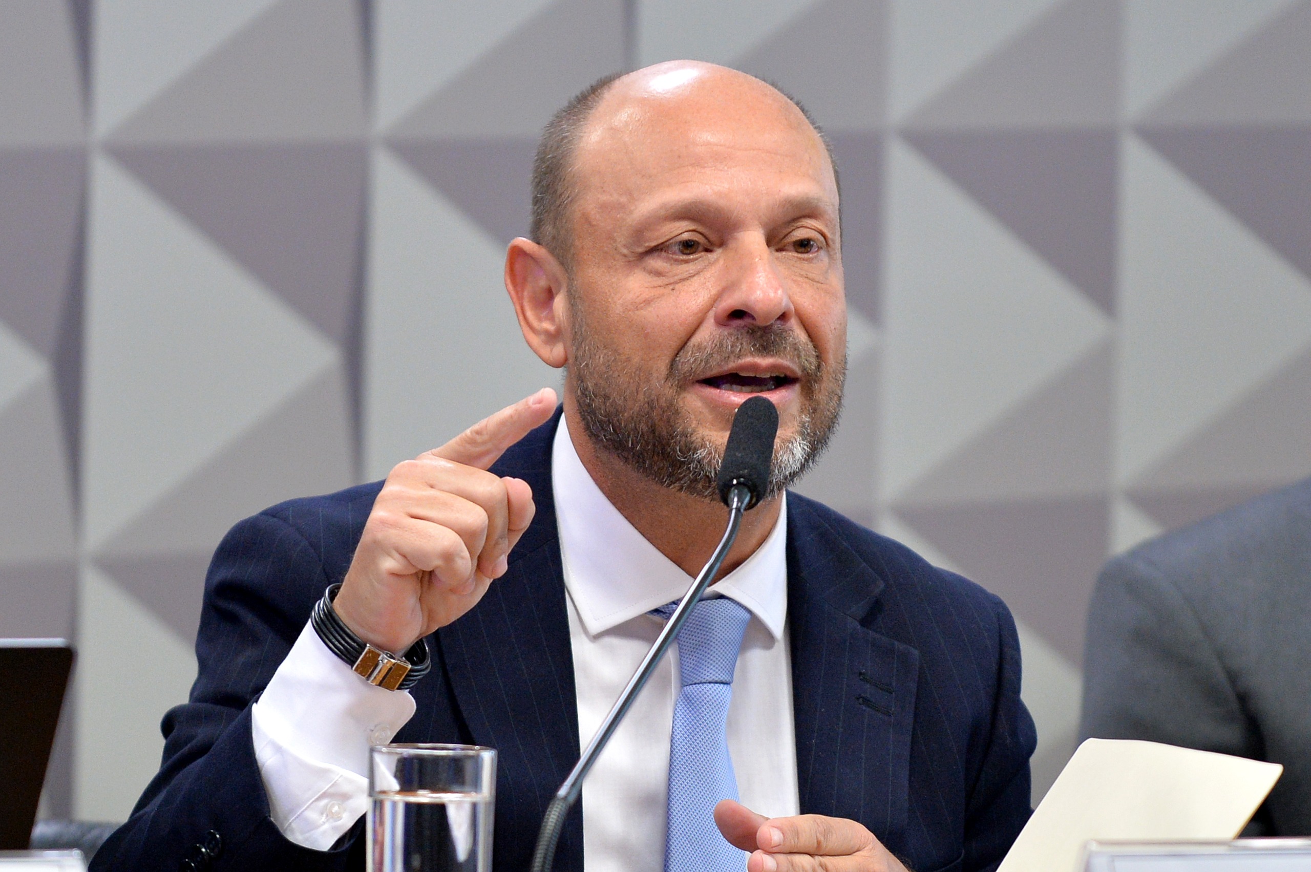 Medidas do INSS no governo Lula impediram que banco Master fraudasse aposentados