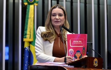 Augusta Brito lança “Guia da Candidata”, roteiro prático para mulheres que pretendem ingressar na política