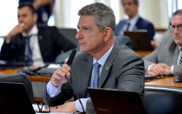 Rogério defende redução da jornada de trabalho e afirma que debate sobre PEC será iniciado no Senado
