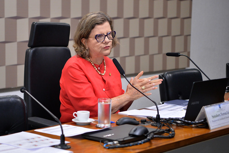 Senadores petistas aprovam projetos de valorização da cultura nacional