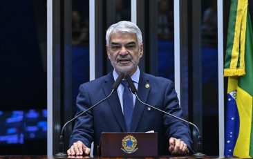 Humberto Costa alerta para aumento da violência contra mulheres no país