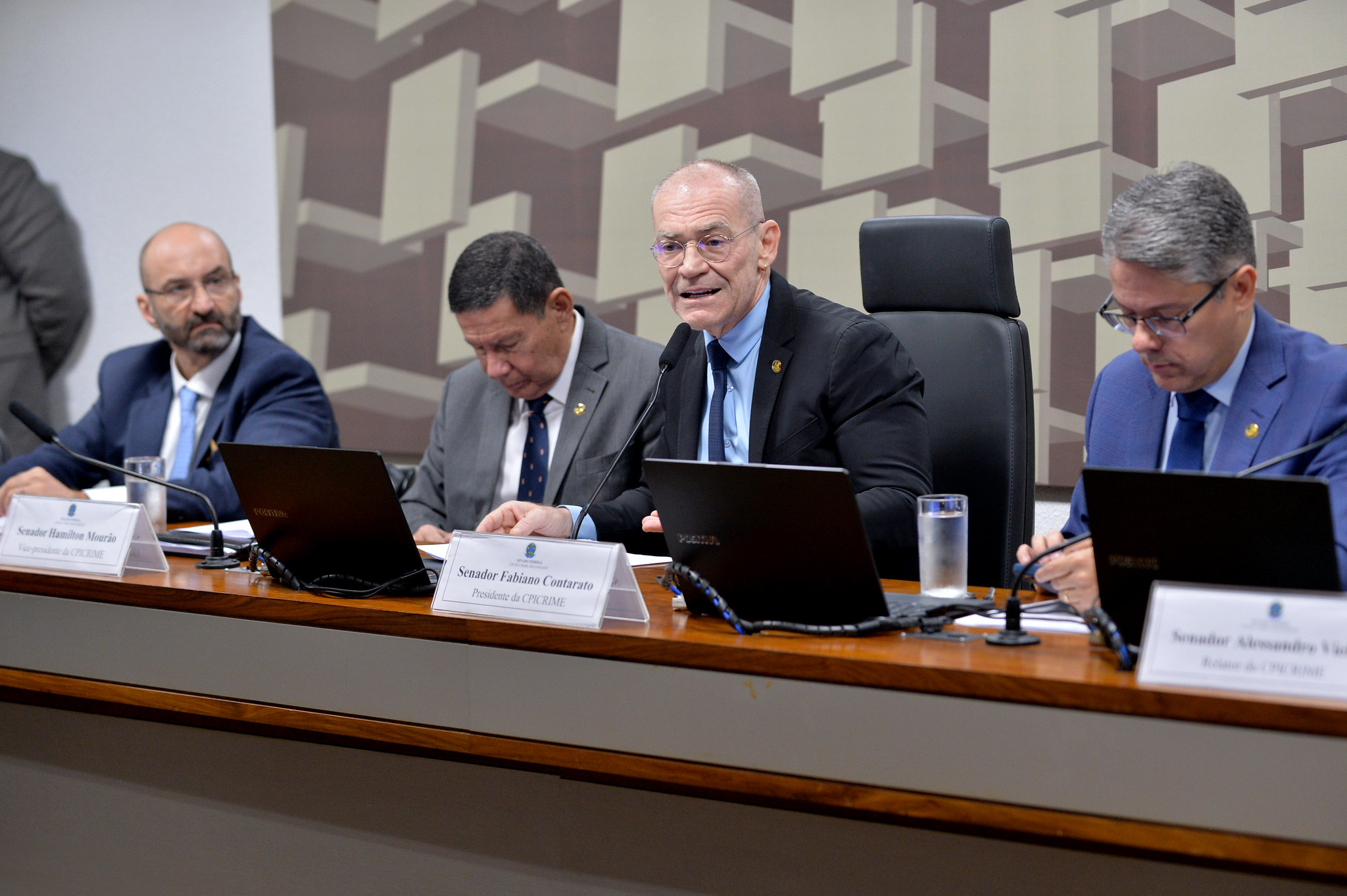 Contarato: não podemos permitir que a sombra da criminalidade paire sobre a economia