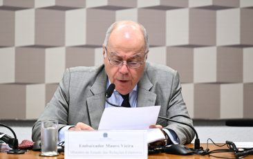 Em audiência na CRE, Mauro Vieira reforça posição brasileira em defesa da paz
