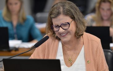 Comissão aprova criação de protocolo para casos de racismo e misoginia em escolas