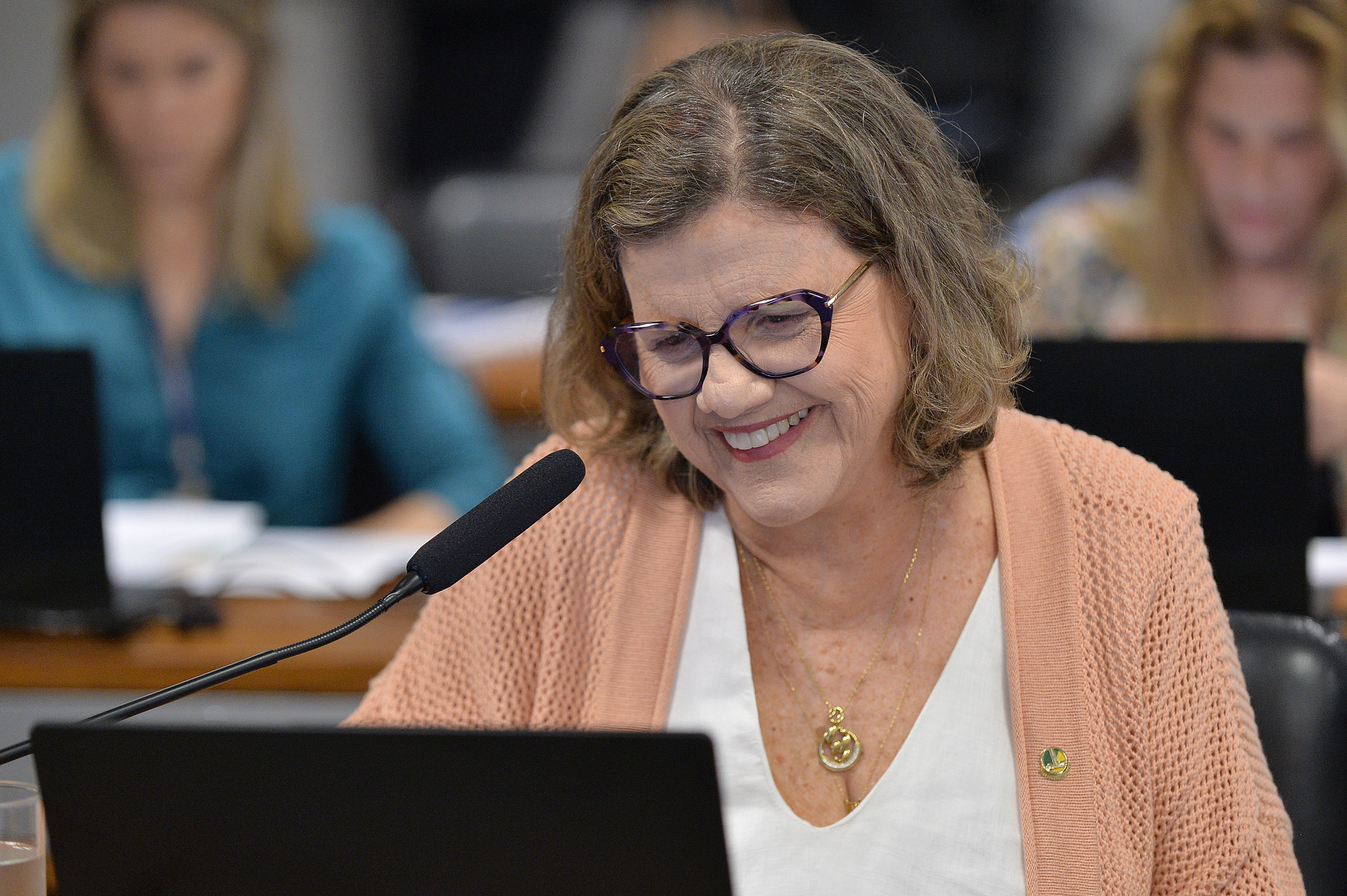 Comissão aprova criação de protocolo para casos de racismo e misoginia em escolas