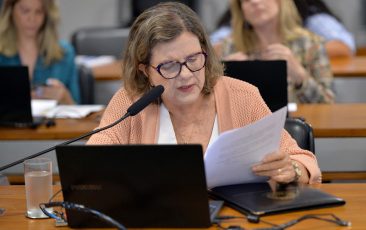 Texto de Teresa Leitão determina ensino de primeiros socorros na educação básica