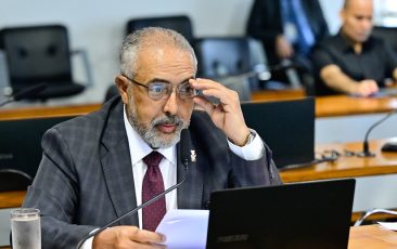 CAS aprova projeto que garante adaptação de jornada e uso de adereços por motivos religiosos