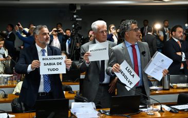 Relatório alternativo na CPMI do INSS pede responsabilização de Flávio Bolsonaro