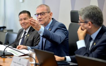 CPI do Crime aprova convocações de Ibaneis Rocha e Cláudio Castro