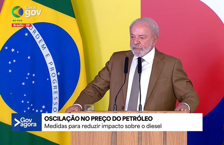 Lula assina decreto que zera PIS/Cofins do diesel para proteger população da alta internacional do petróleo