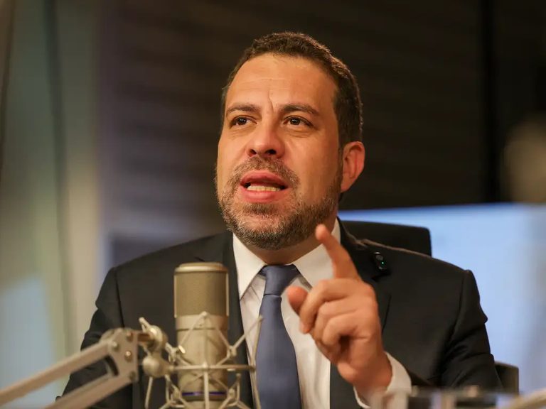 ‘Defender fim da escala 6×1 é uma defesa real da família brasileira’, diz Boulos